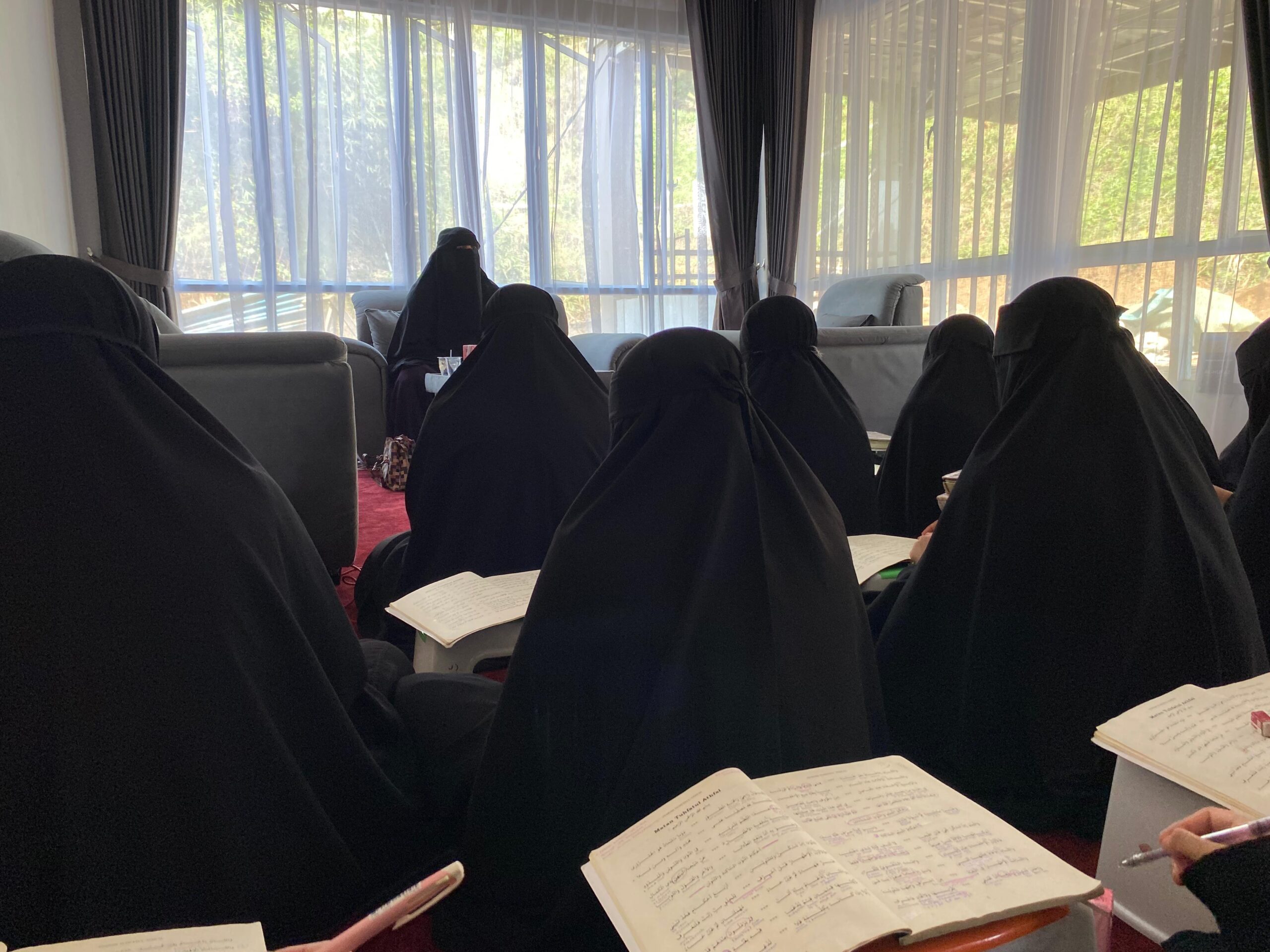 Mahabbah Boarding School hadirkan syaikhoh bersanad